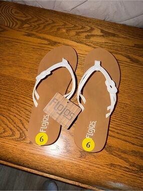 Flojos White Strap Tan Footbed Knot Flip Flops